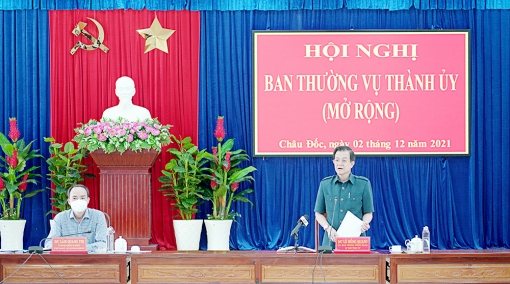 Bí thư Tỉnh ủy An Giang Lê Hồng Quang: TP. Châu Đốc tập trung thực hiện đồng bộ, linh hoạt, hiệu quả “nhiệm vụ kép”
