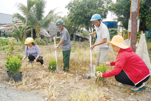 Phụ nữ Thoại Sơn chung tay bảo vệ môi trường