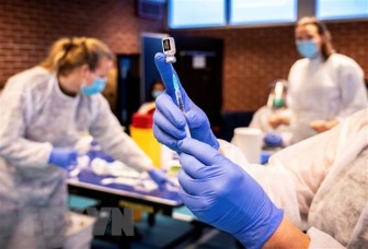 WHO: Các hãng dược điều chỉnh vaccine hiện có để ứng phó Omicron