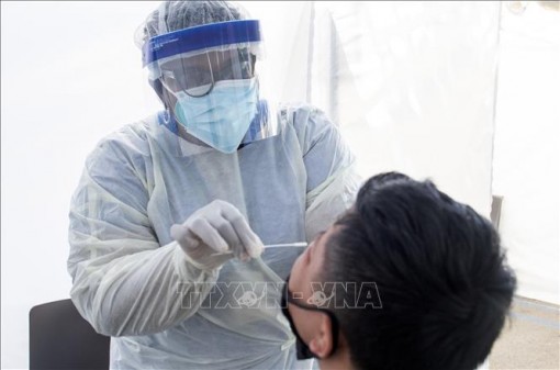 Mỹ phát hiện nhiều ca mắc COVID-19 trên tàu du lịch chở hàng nghìn người