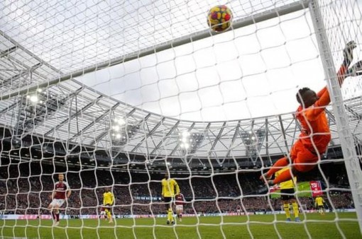 Premier League: Manchester City lên ngôi đầu, Chelsea xuống thứ ba