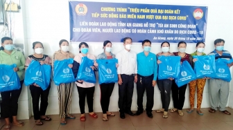 Liên đoàn Lao động huyện Thoại Sơn góp sức chống dịch