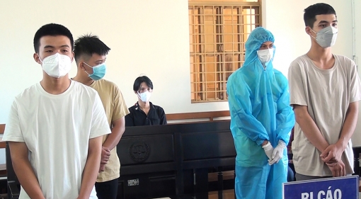 Gây thương tích rồi đập phá tài sản