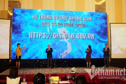 Số hóa bản đồ Việt Nam với các dữ liệu thống kê về dân số, xã hội