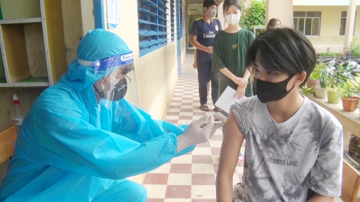 Tri Tôn đẩy nhanh tiến độ phủ vaccine phòng COVID-19