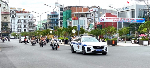 Ra quân thực hiện cao điểm đảm bảo an ninh trật tự, trật tự an toàn giao thông phục vụ các ngày lễ, Tết
