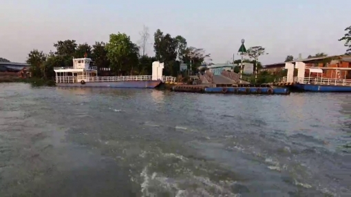Tạm dừng lưu thông qua phà Mương Ranh ngày 19-12-2021