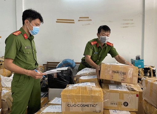 Cần Thơ: Phát hiện 4 cửa hàng kinh doanh hàng hóa không rõ nguồn gốc