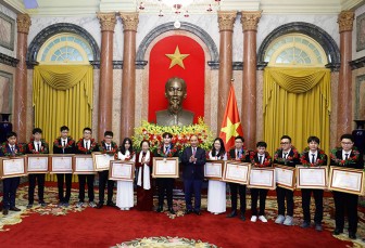 Chủ tịch nước tặng Huân chương Lao động cho học sinh đoạt giải Olympic và Khoa học kỹ thuật quốc tế