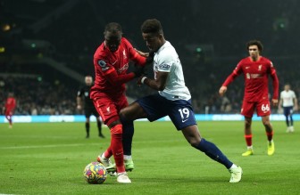 Kane - Son giúp Tottenham thoát thua Liverpool