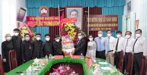 Bí thư Tỉnh ủy An Giang Lê Hồng Quang thăm, chúc mừng kỷ niệm 102 năm ngày Đản sinh Đức Huỳnh Giáo chủ Phật giáo Hòa Hảo