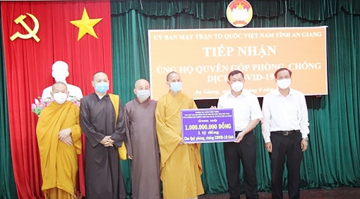 Đồng bào dân tộc và tín đồ tôn giáo chung tay phòng, chống dịch COVID-19