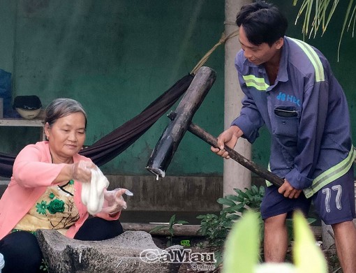 Cà Mau: Bánh phồng nếp đón Tết