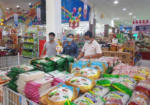 Thu hút đầu tư, vực dậy thương mại, dịch vụ