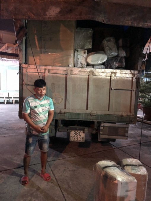 Long An: Bắt giữ hàng hóa không rõ nguồn gốc, xuất xứ