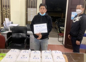 Hà Nội: Vây bắt hai đối tượng mua bán, vận chuyển hơn 9 kg ma túy đá
