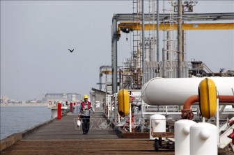 Giá dầu châu Á giảm chiều 4-1 trước thềm cuộc họp của OPEC+
