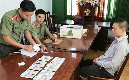 Cuối năm cảnh giác với tiền giả
