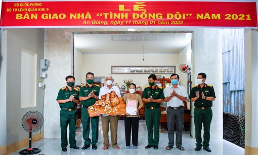 Bộ Chỉ huy Quân sự tỉnh An Giang bàn giao nhà Tình đồng đội  tại huyện Chợ Mới