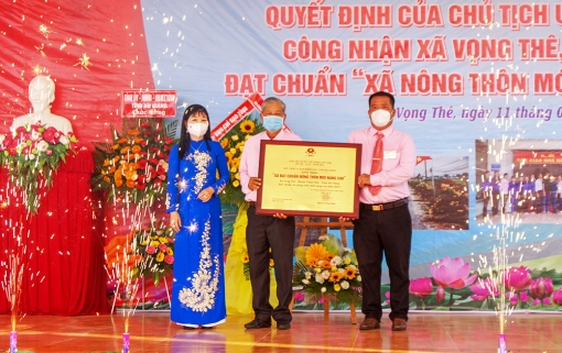 Xã Vọng Thê đón bằng công nhận Xã nông thôn mới nâng cao