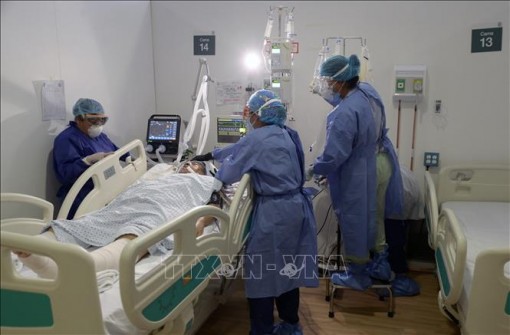 Số ca mắc mới COVID-19 tại nhiều nước ghi nhận 'kỷ lục buồn'