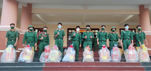 Trung đoàn 892 tiễn quân nhân hoàn thành nghĩa vụ quân sự