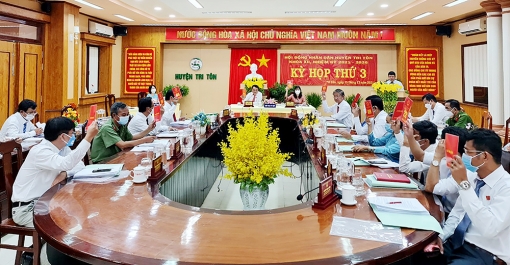 Tháo gỡ vướng mắc trong nông nghiệp từ hoạt động chất vấn