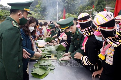 Xuân Biên phòng ấm lòng dân bản