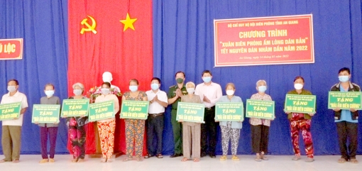 “Xuân biên phòng ấm lòng dân bản” Tết Nguyên đán Nhâm Dần 2022