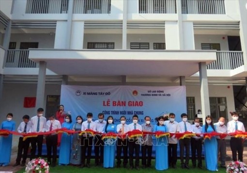Bàn giao 'Ngôi nhà chung' hỗ trợ nuôi dưỡng trẻ em khuyết tật ở Cần Thơ