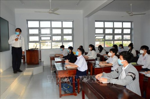 Hơn 80% học sinh lớp 9 và lớp 12 tại Đồng Tháp đến trường học trực tiếp