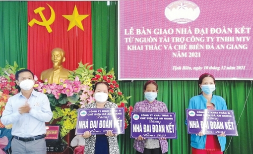 Mang Tết đến mọi người, mọi nhà