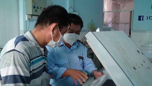 Cần Thơ: Phát hiện hơn 700kg thịt heo, sụn gà không rõ nguồn gốc