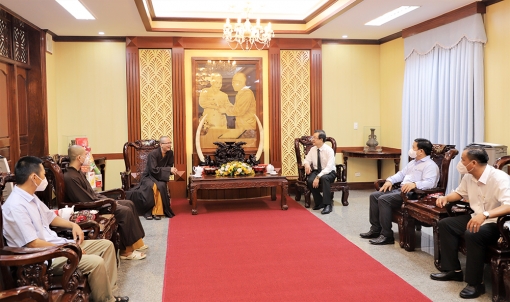Bí thư Tỉnh ủy An Giang Lê Hồng Quang tiếp Thiền viện Trúc Lâm An Giang chúc Tết