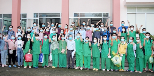 Cùng nhau vượt qua khó khăn