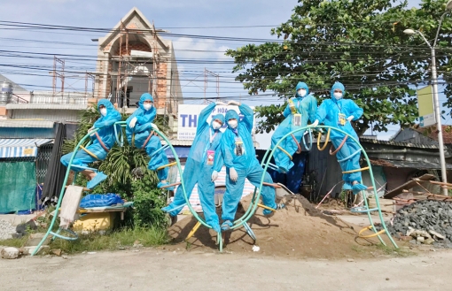 Hoa nở giữa đời thường!