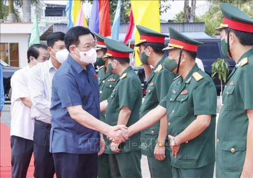 Chủ tịch Quốc hội thăm, chúc Tết tại Tiểu đoàn U Minh 2