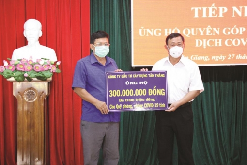 Tấm lòng vàng của ông Út Xuân đồng hành, chia sẻ với lực lượng tuyến đầu và nhân dân vượt qua đại dịch