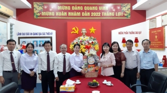 Trưởng ban Tuyên giáo Tỉnh  ủy, Trưởng đoàn Đại biểu Quốc hội  tỉnh An Giang  Trần Thị Thanh Hương chúc Tết Báo An Giang