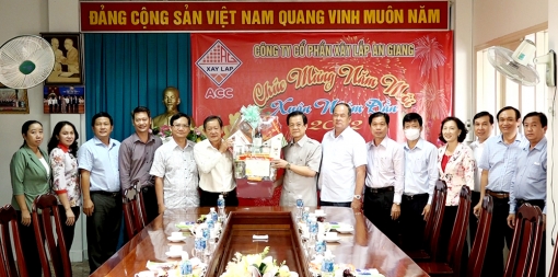 Lãnh đạo tỉnh thăm, chúc Tết Nguyên Đán Nhâm Dần 2022 các doanh nghiệp
