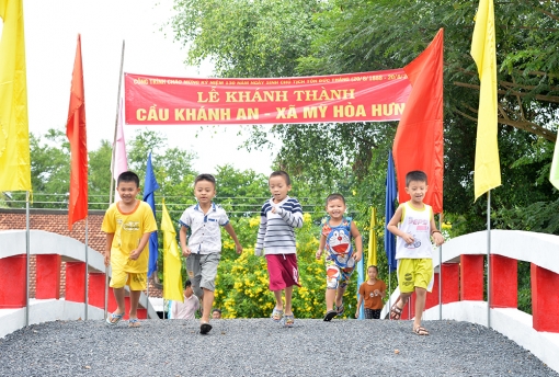 Sắc xuân trên cù lao ông Hổ