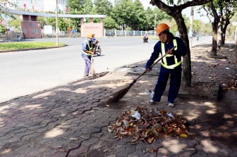 Công ty Cổ phần Môi trường đô thị An Giang tổng lực dọn dẹp đường phố sạch đẹp để người dân đón Tết