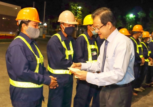 Bí thư Tỉnh ủy An Giang khen ngợi công việc thầm lặng của công nhân môi trường