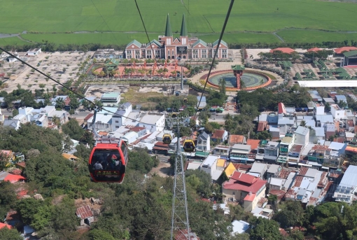 Vãn cảnh Khu cáp treo núi Sam