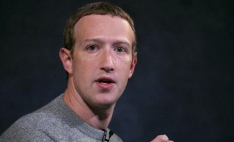 Ông chủ Facebook rớt thảm trên bảng xếp hạng người giàu nhất thế giới