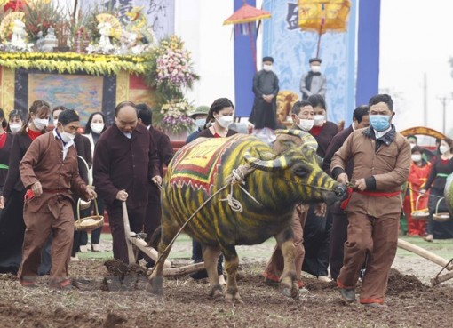 Chủ tịch nước Nguyễn Xuân Phúc dự Lễ hội Tịch điền tại Hà Nam