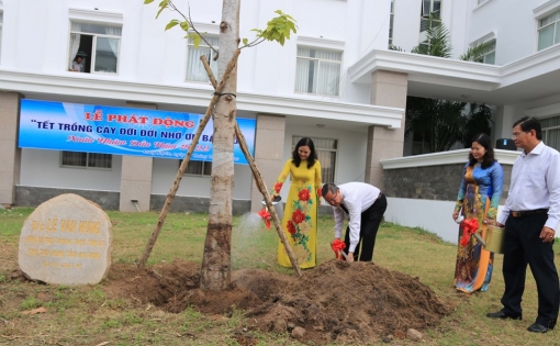 UBND Long Xuyên phát động Tết trồng cây nhớ ơn Bác