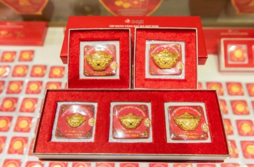 Vàng bất ngờ giảm 'sốc' sát ngày vía Thần Tài