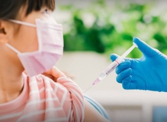 Hơn 60% phụ huynh đồng ý tiêm vaccine COVID-19 cho trẻ 5-11 tuổi