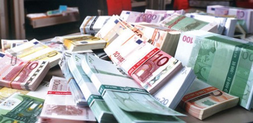 Tỷ giá USD, Euro ngày 9-2: USD và Euro cùng tăng mạnh